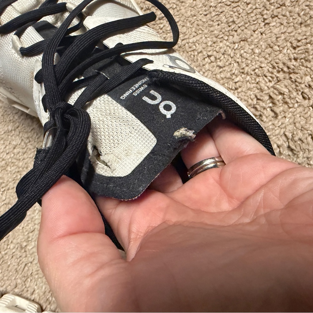 On Cloud Womens Running Shoes — White/Black - WELL LOVED - Picture 4 of 5